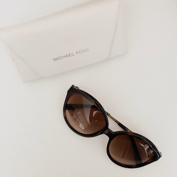 Michael Kors - Tortoiseshell cat eye sunglasses - Picture 2 of 4